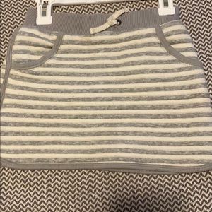 Cat & Jack grey & white skirt